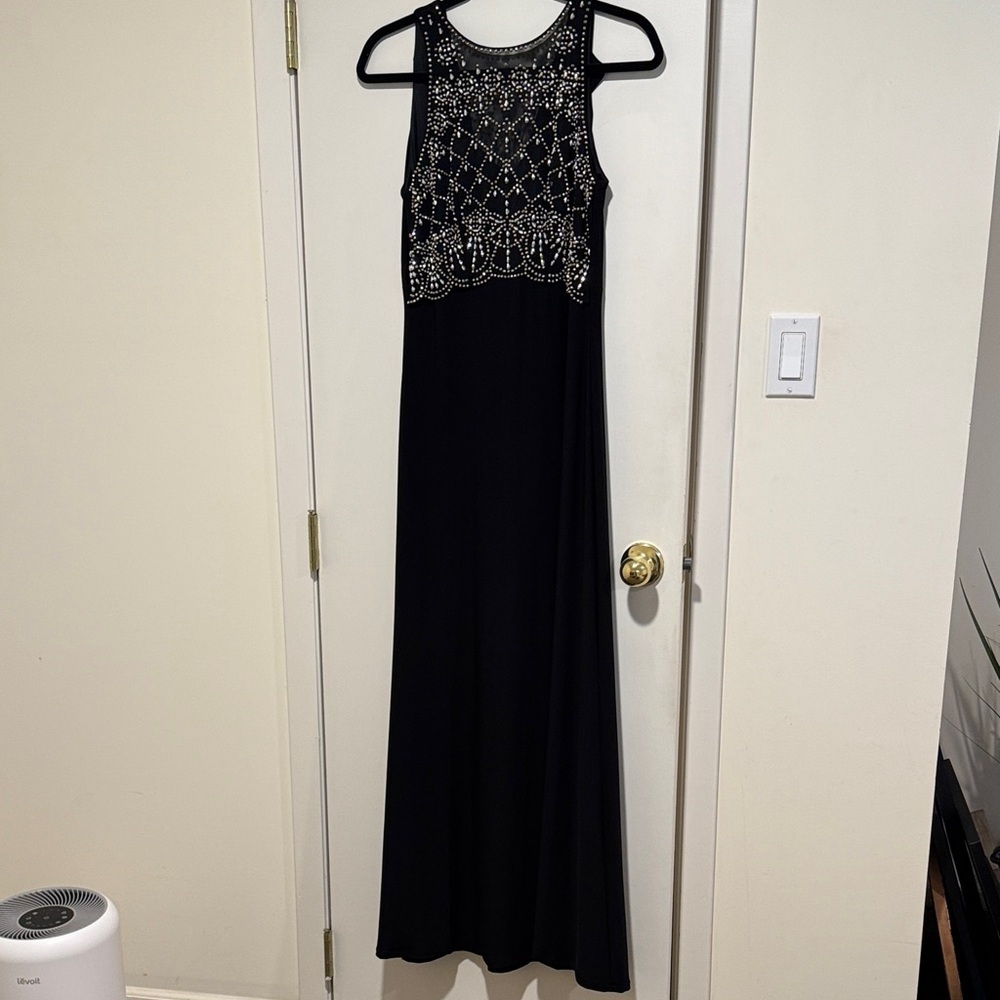 Sophisticated Black Beaded Evening Gown - Picture 2 of 5